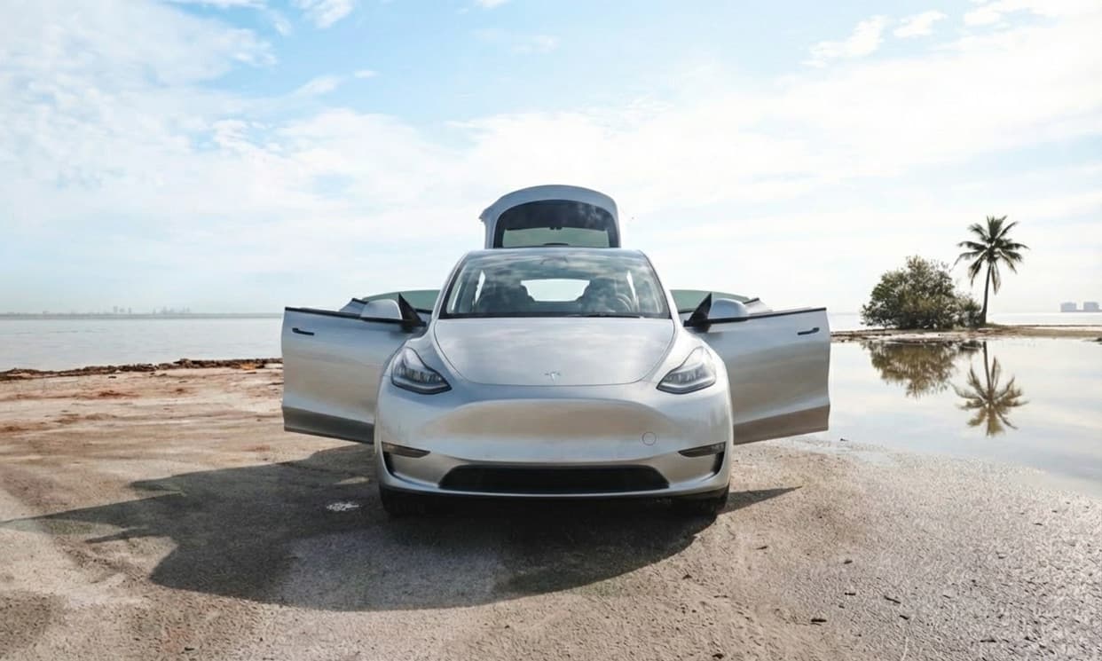 Tesla Model Y in Quicksilver Long Range for rent in Miami